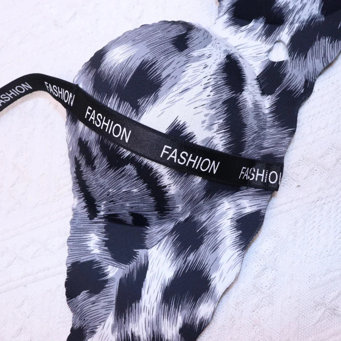 T-Shirt Bra Leopard Demi Cup Trendy Straps Fashion Wireless Bra